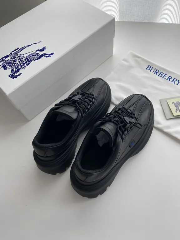 Burberry Shoe 